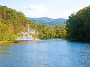 bg_river_mountains